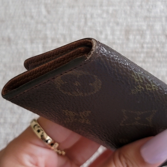 Louis Vuitton Authentic Key Holder - Picture 7 of 14